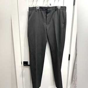 Black Men’s Van Heusen Traveler Dress Pant